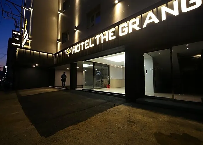Daeyeon Business The Grang Hotel 2*